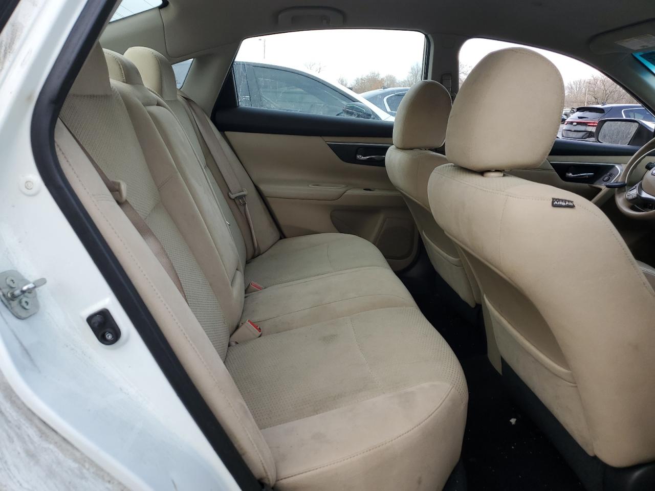 2015 Nissan Altima - Image 10