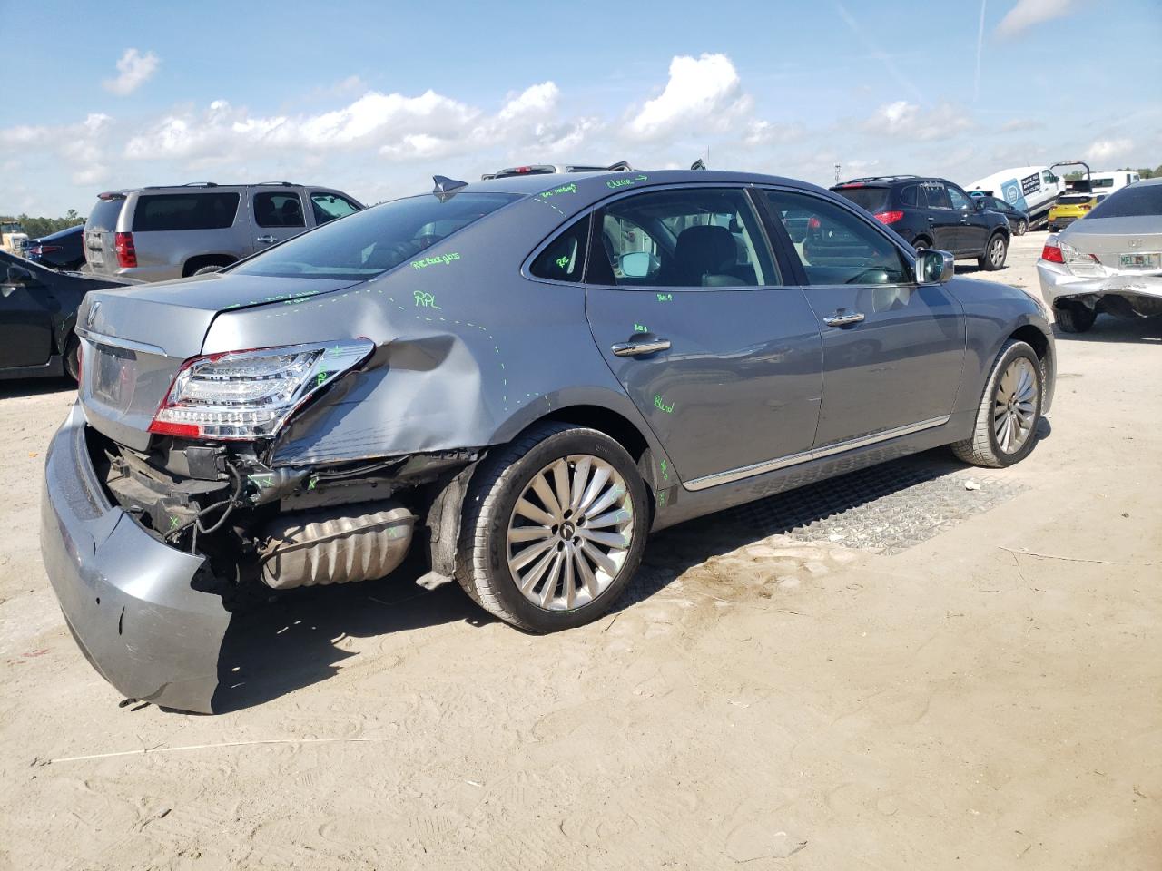 2016 Hyundai Equus - Image 3