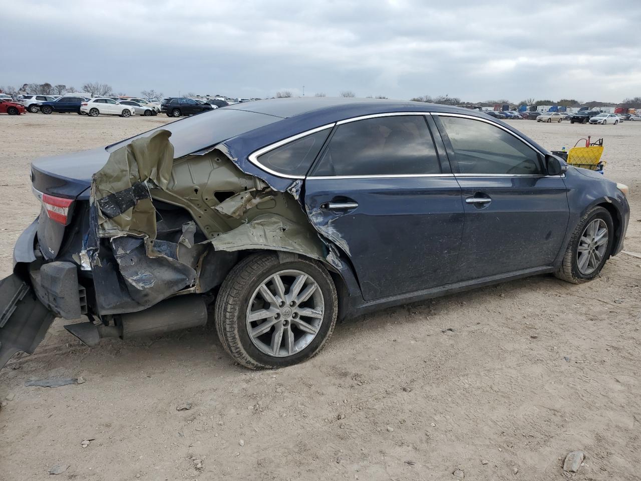 2014 Toyota Avalon - Image 3