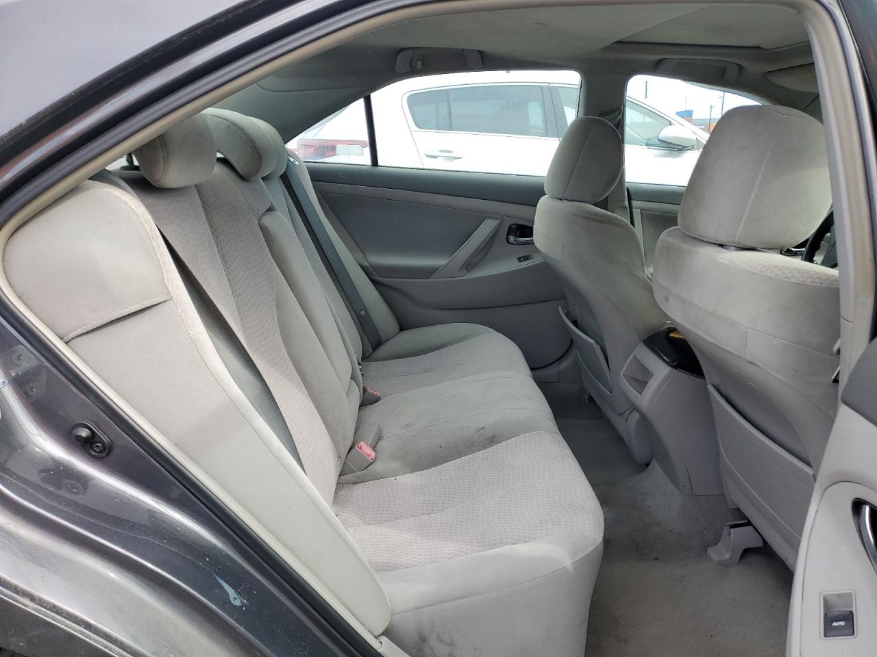 2011 Toyota Camry - Image 10