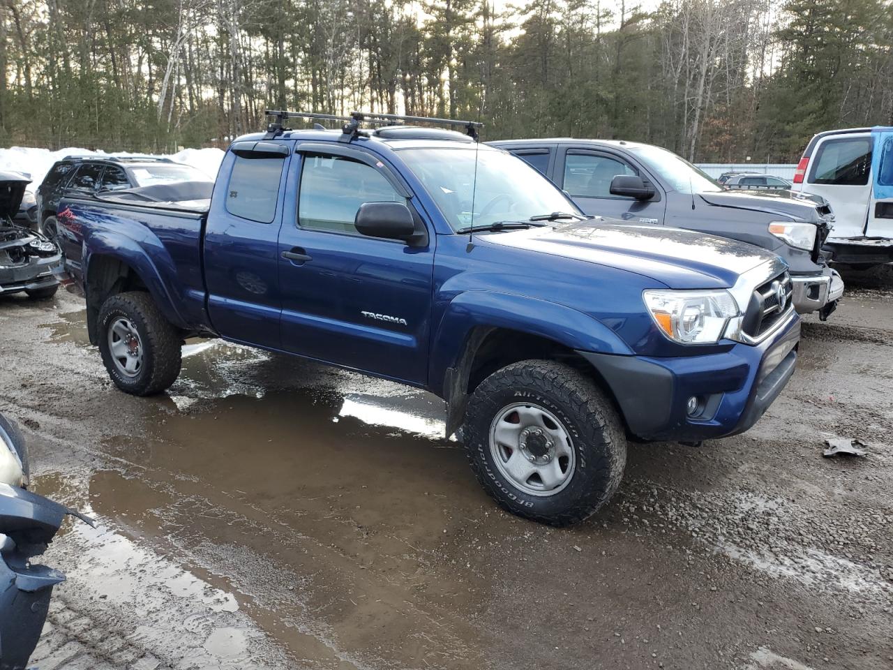 2015 Toyota Tacoma - Image 4