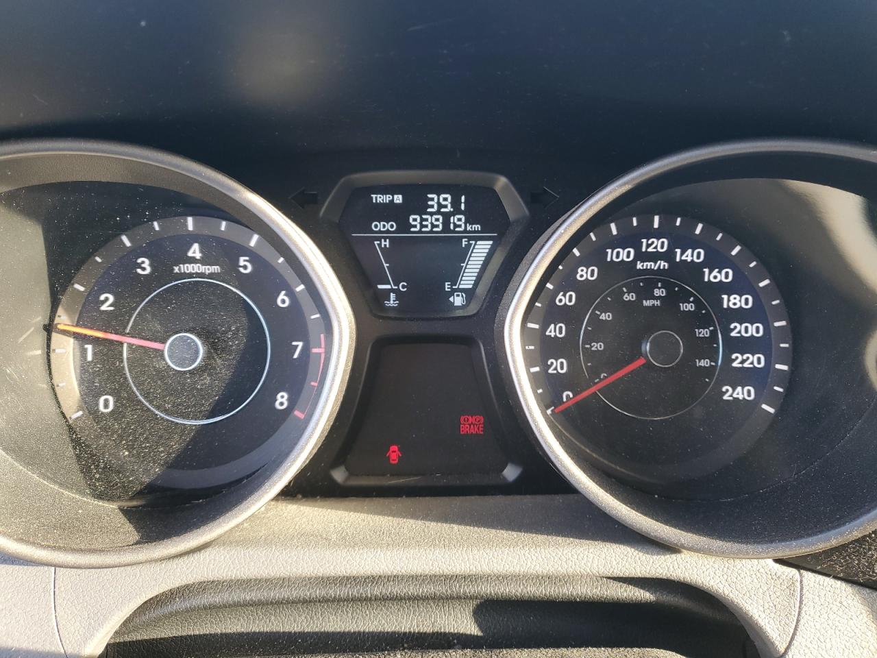 2011 Hyundai Elantra - Image 9
