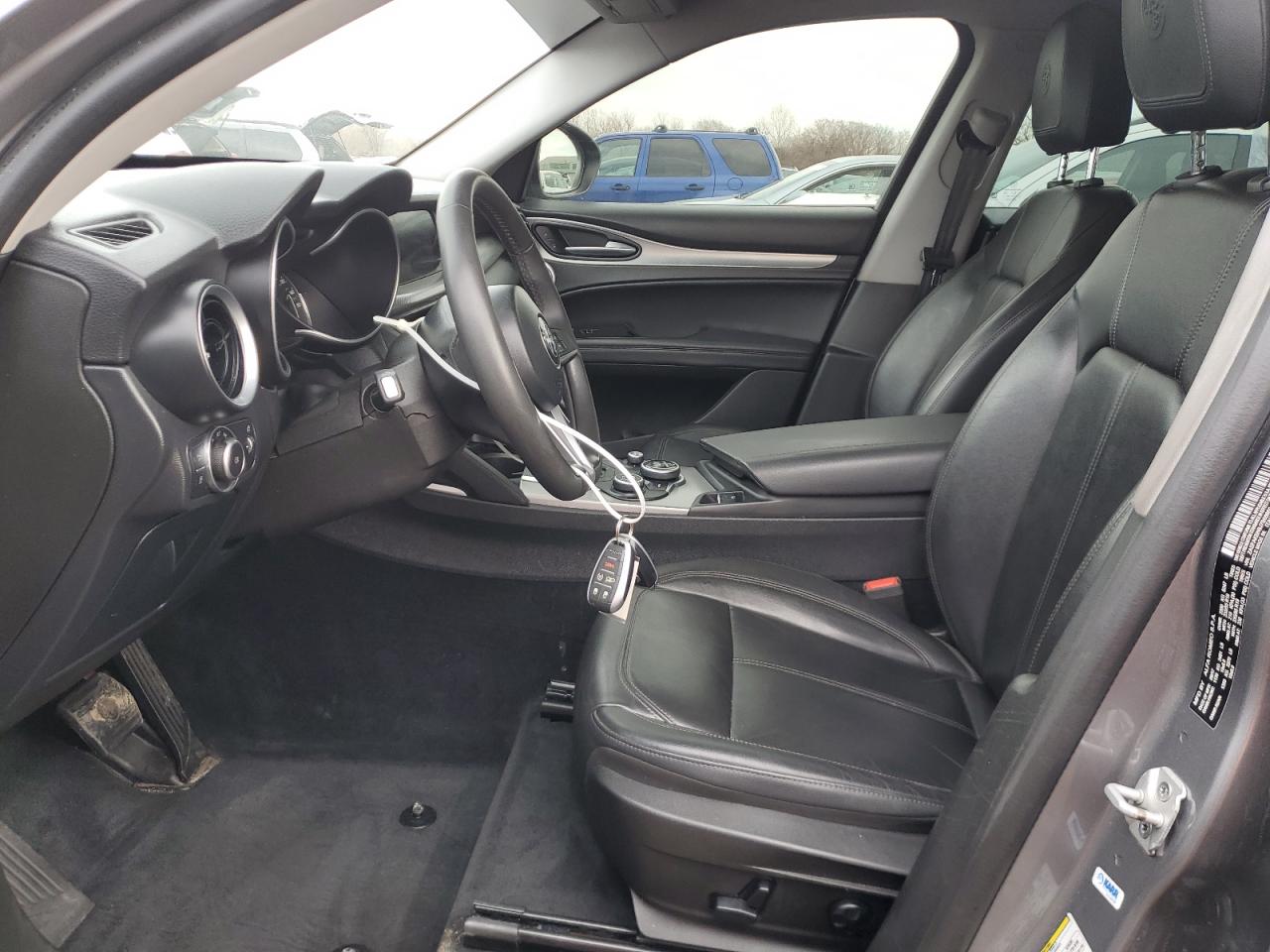 2018 Alfa Romeo Stelvio - Image 7