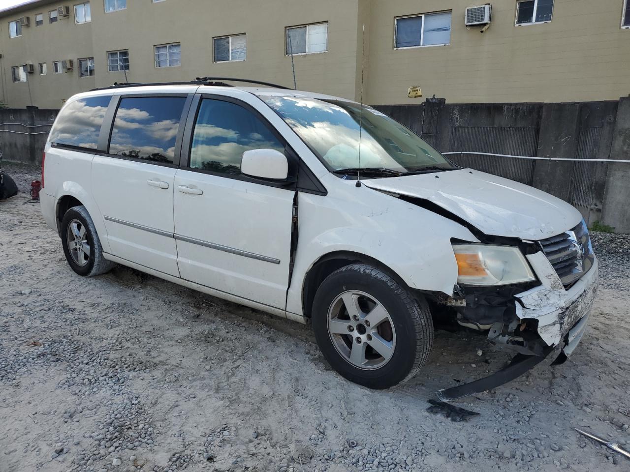 2010 Dodge Caravan - Image 4