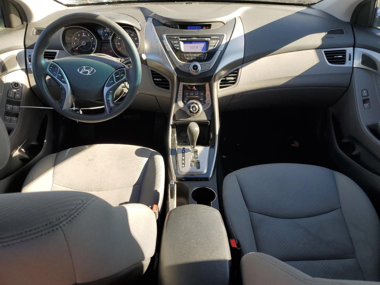 2013 Hyundai Elantra - Image 8