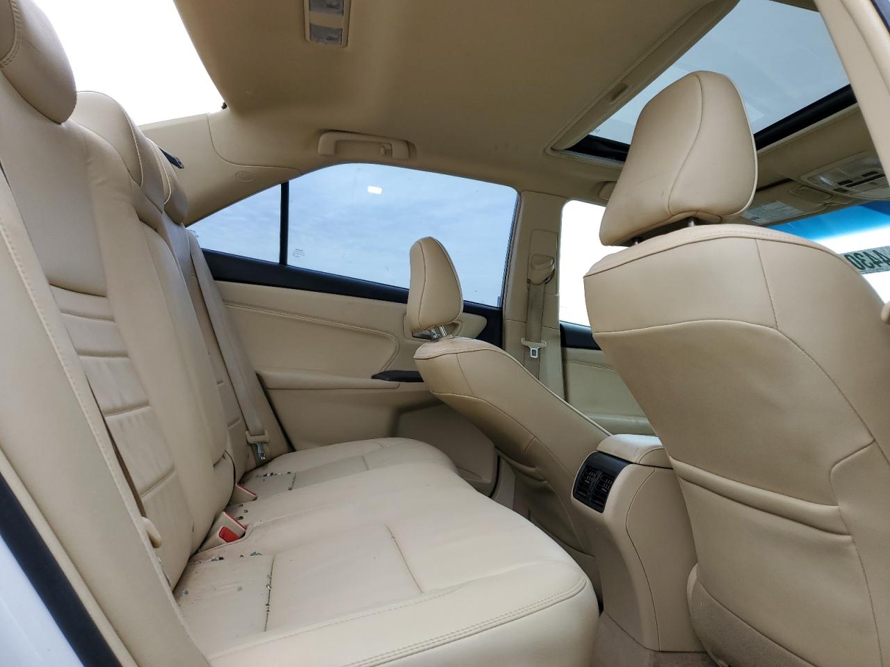 2016 Toyota Camry - Image 10