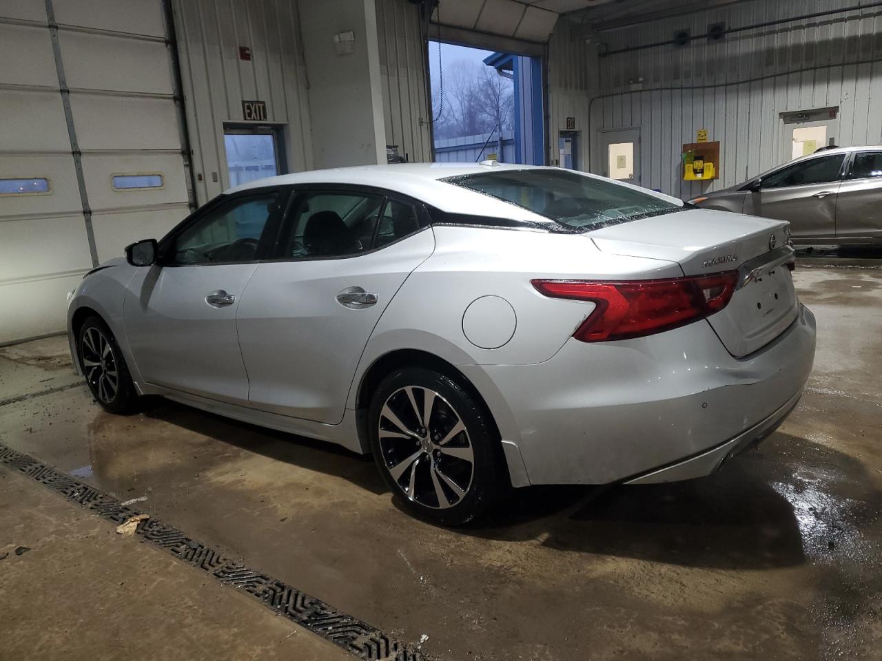 2018 Nissan Maxima - Image 2