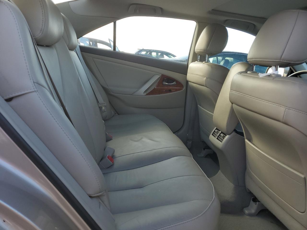 2009 Toyota Camry - Image 10