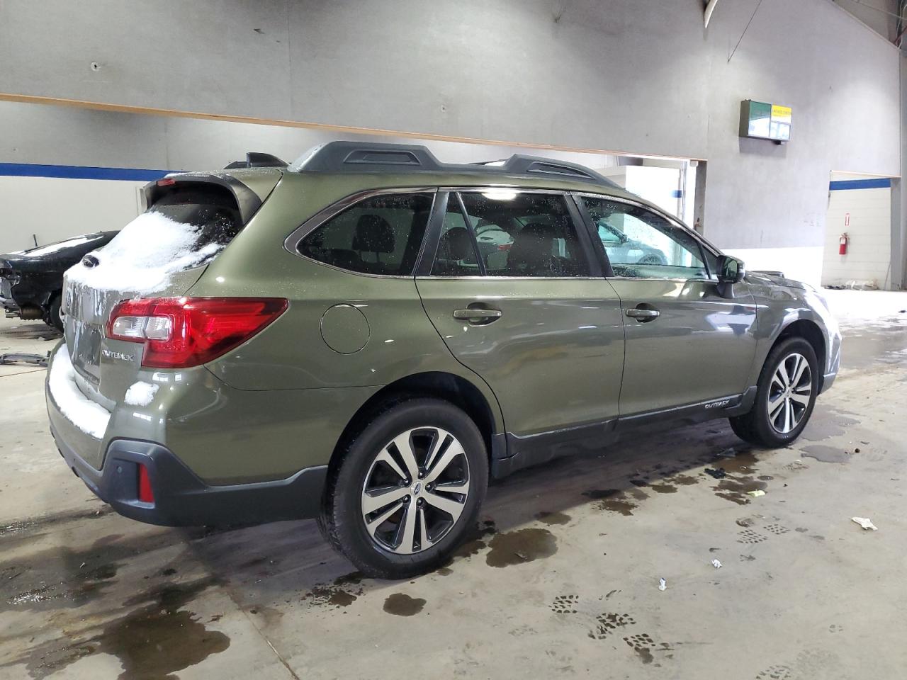 2018 Subaru Outback - Image 3