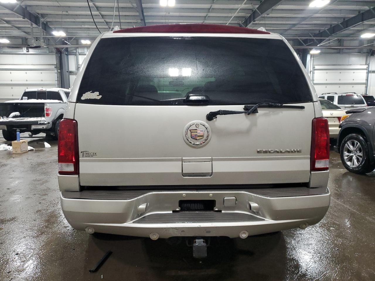 2005 Cadillac Escalade - Image 6