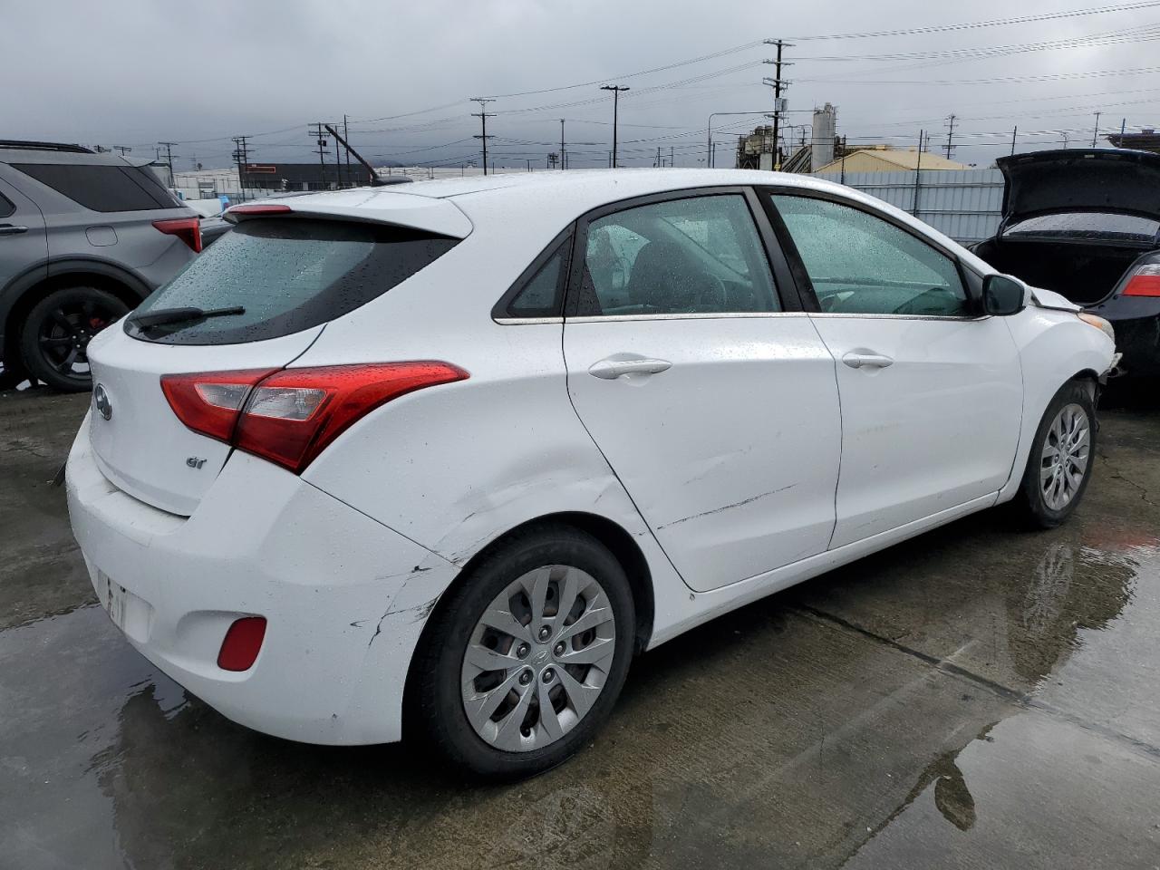 2017 Hyundai Elantra - Image 3