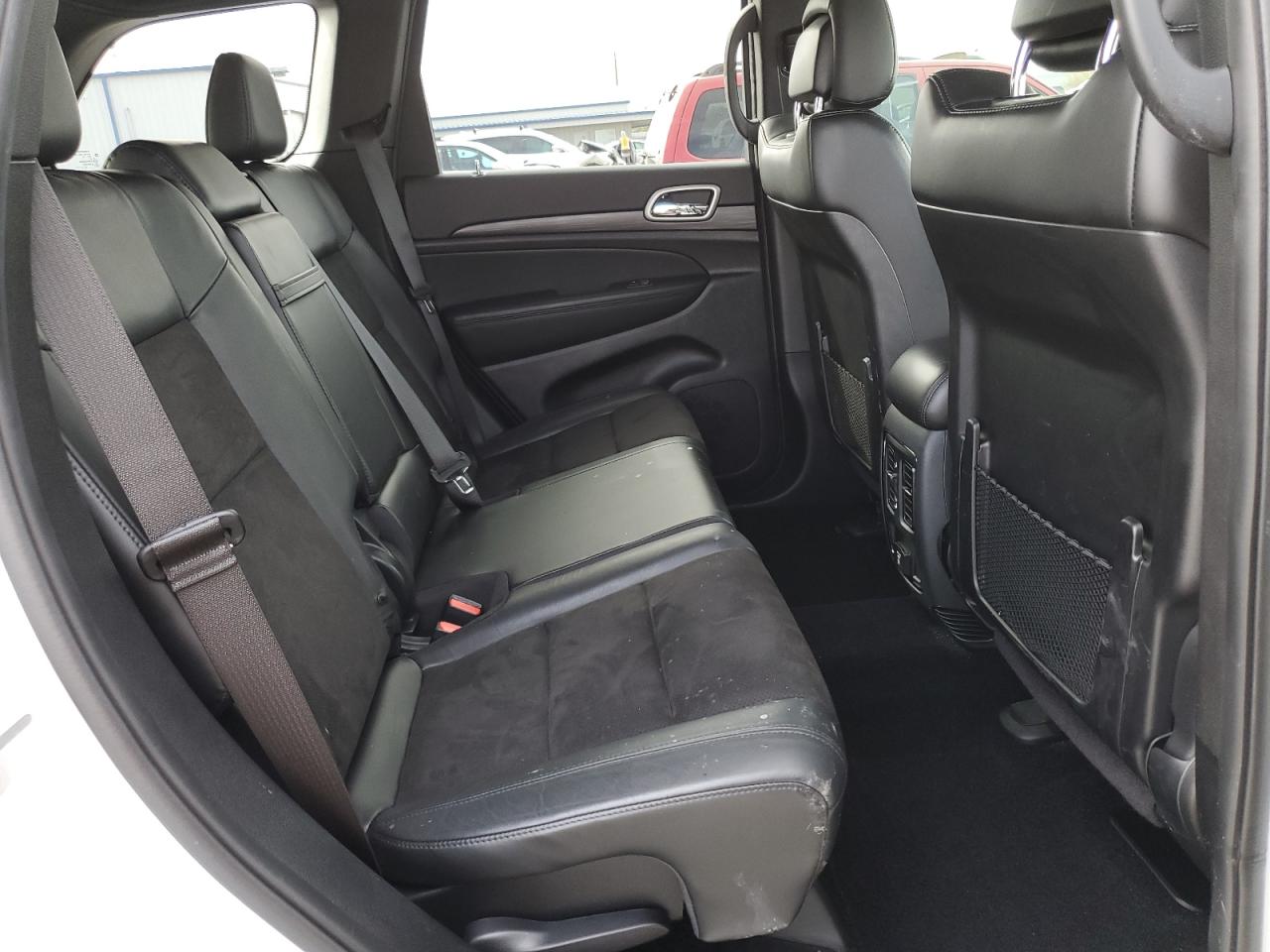 2020 Jeep Grand Cherokee - Image 11