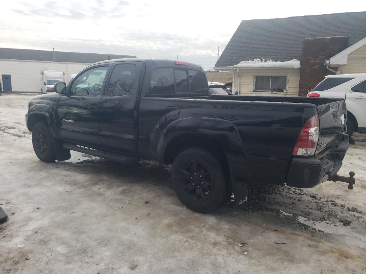 2014 Toyota Tacoma - Image 2
