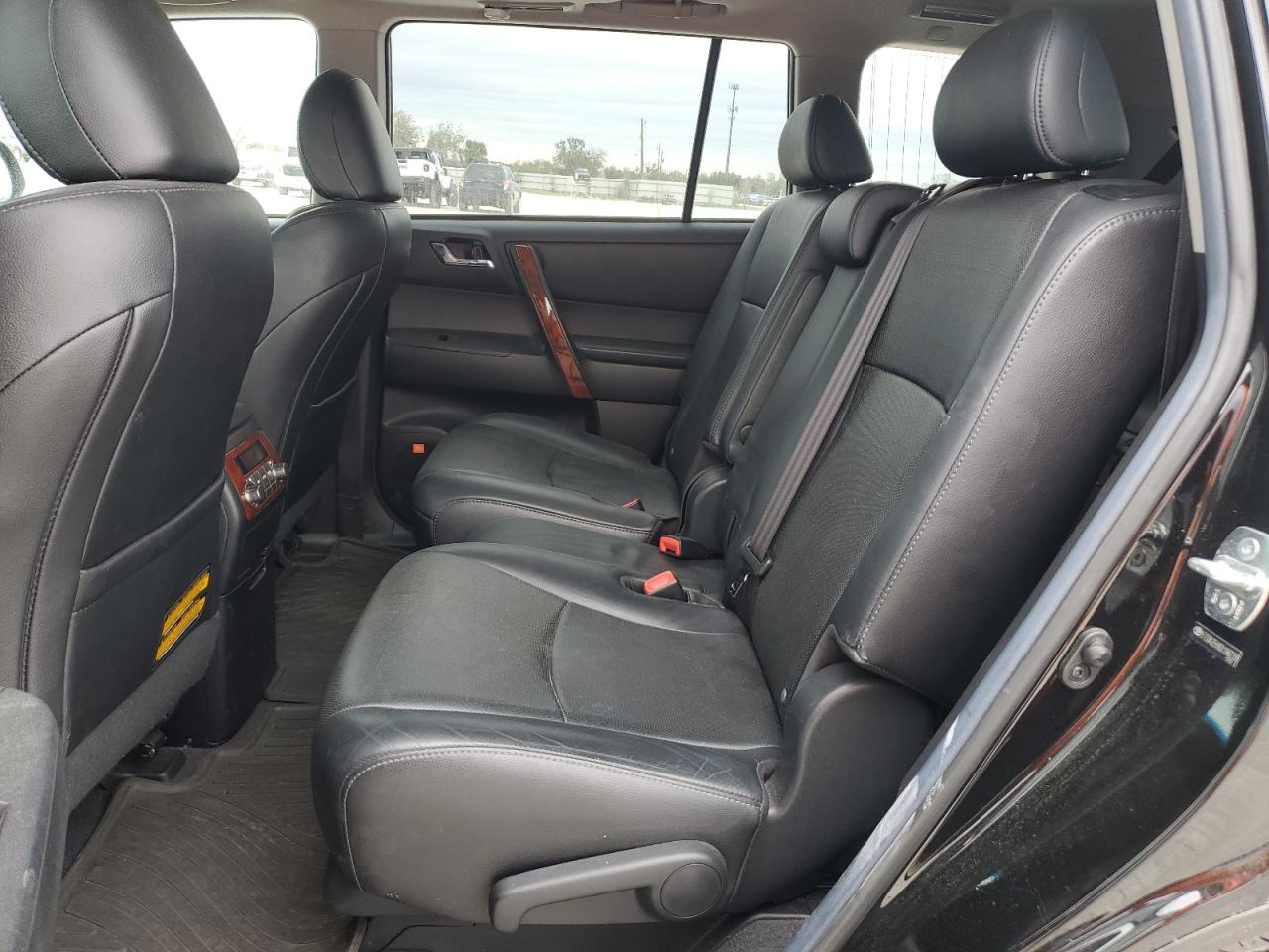 2013 Toyota Highlander - Image 10