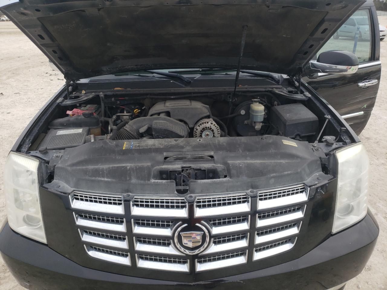 2008 Cadillac Escalade - Image 12