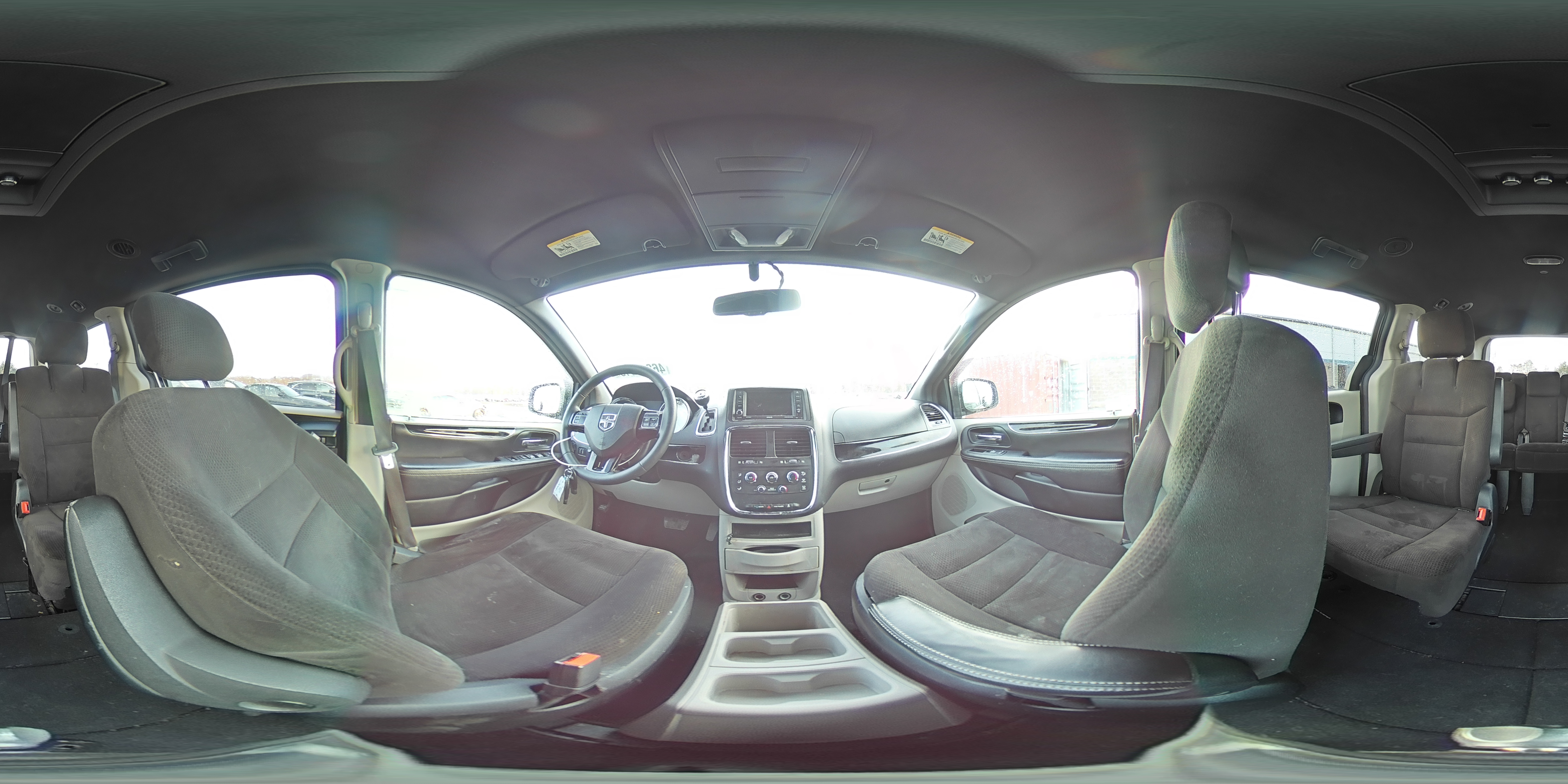 2016 Dodge Caravan - Image 16