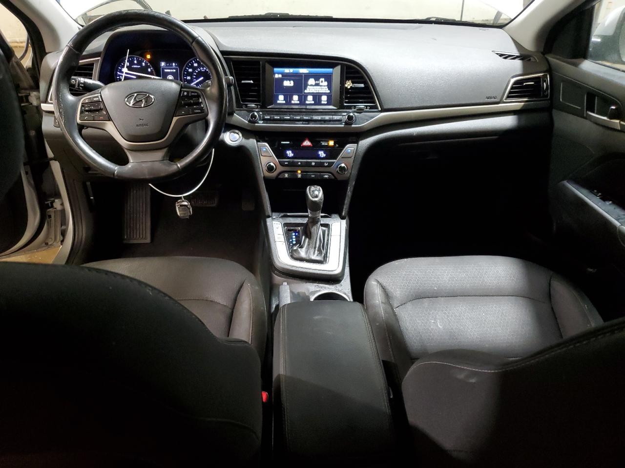 2017 Hyundai Elantra - Image 8