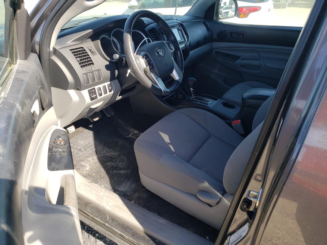 2014 Toyota Tacoma - Image 8