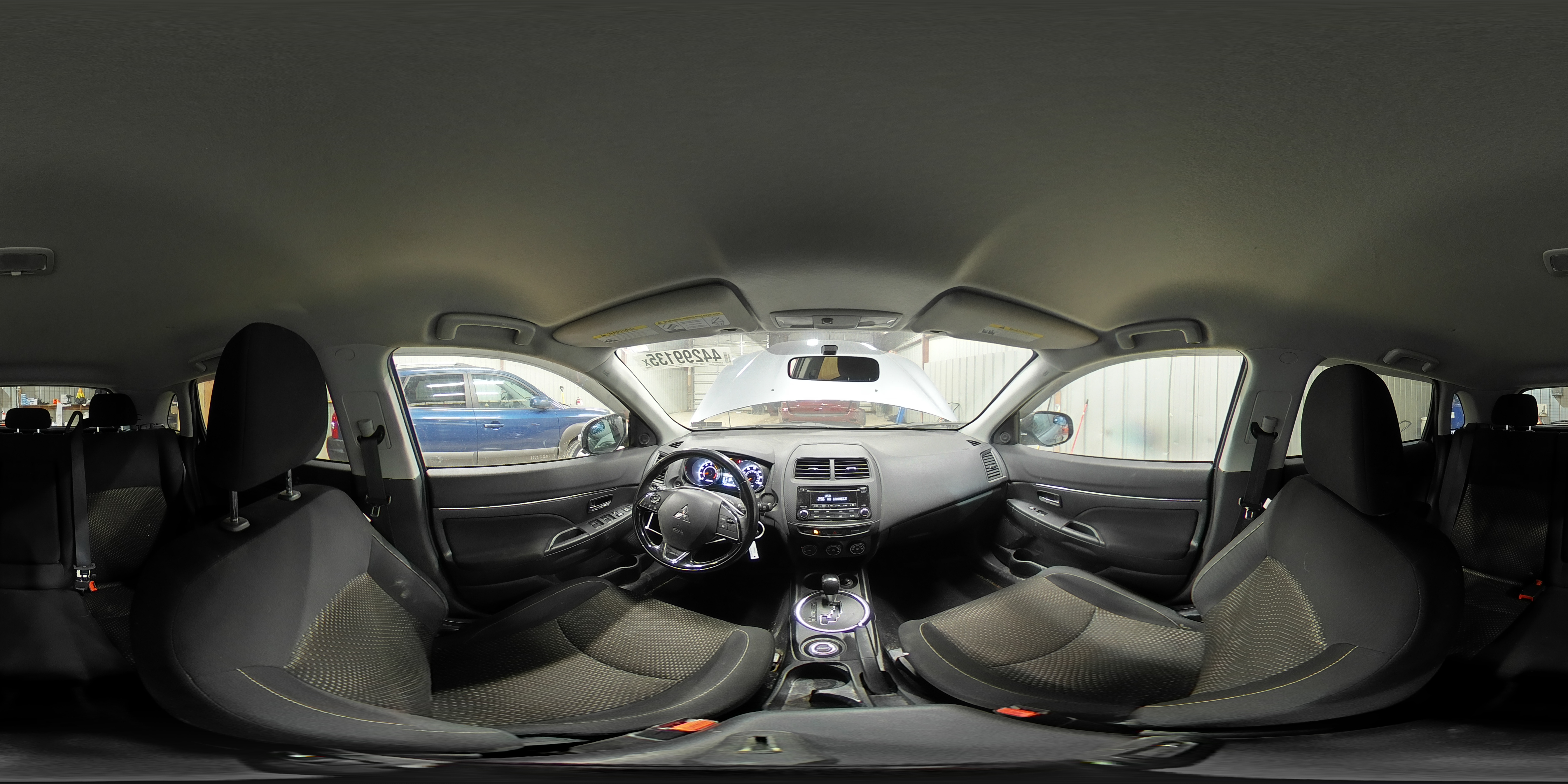 2016 Mitsubishi Outlander - Image 13