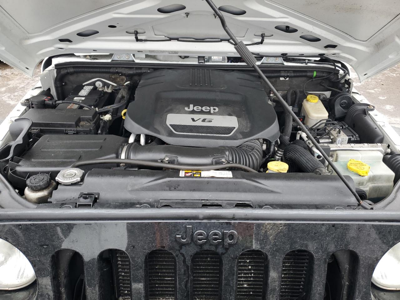 2014 Jeep Wrangler - Image 11