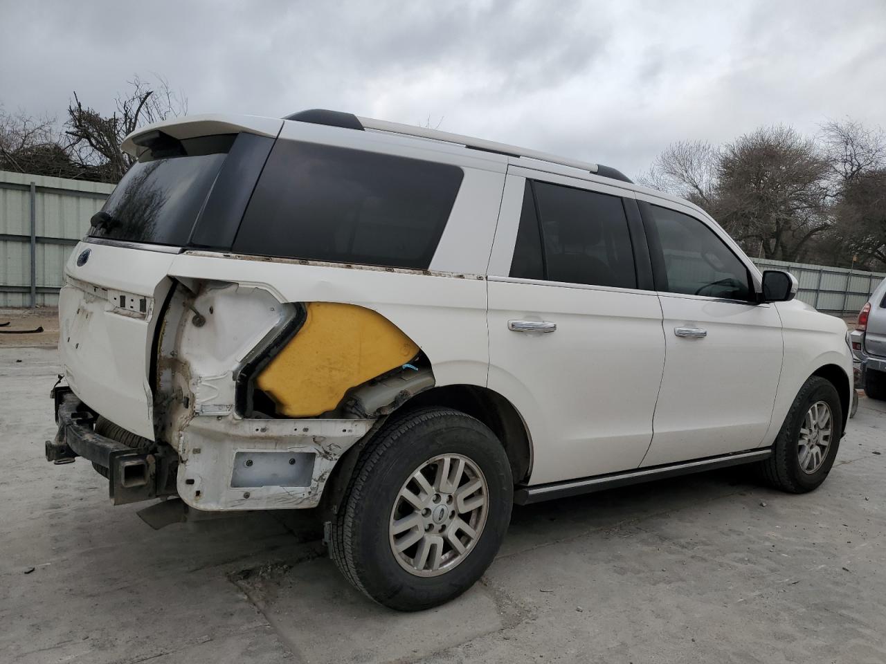 2019 Ford Expedition - Image 3