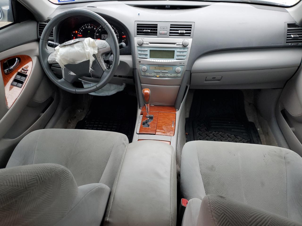 2009 Toyota Camry - Image 8