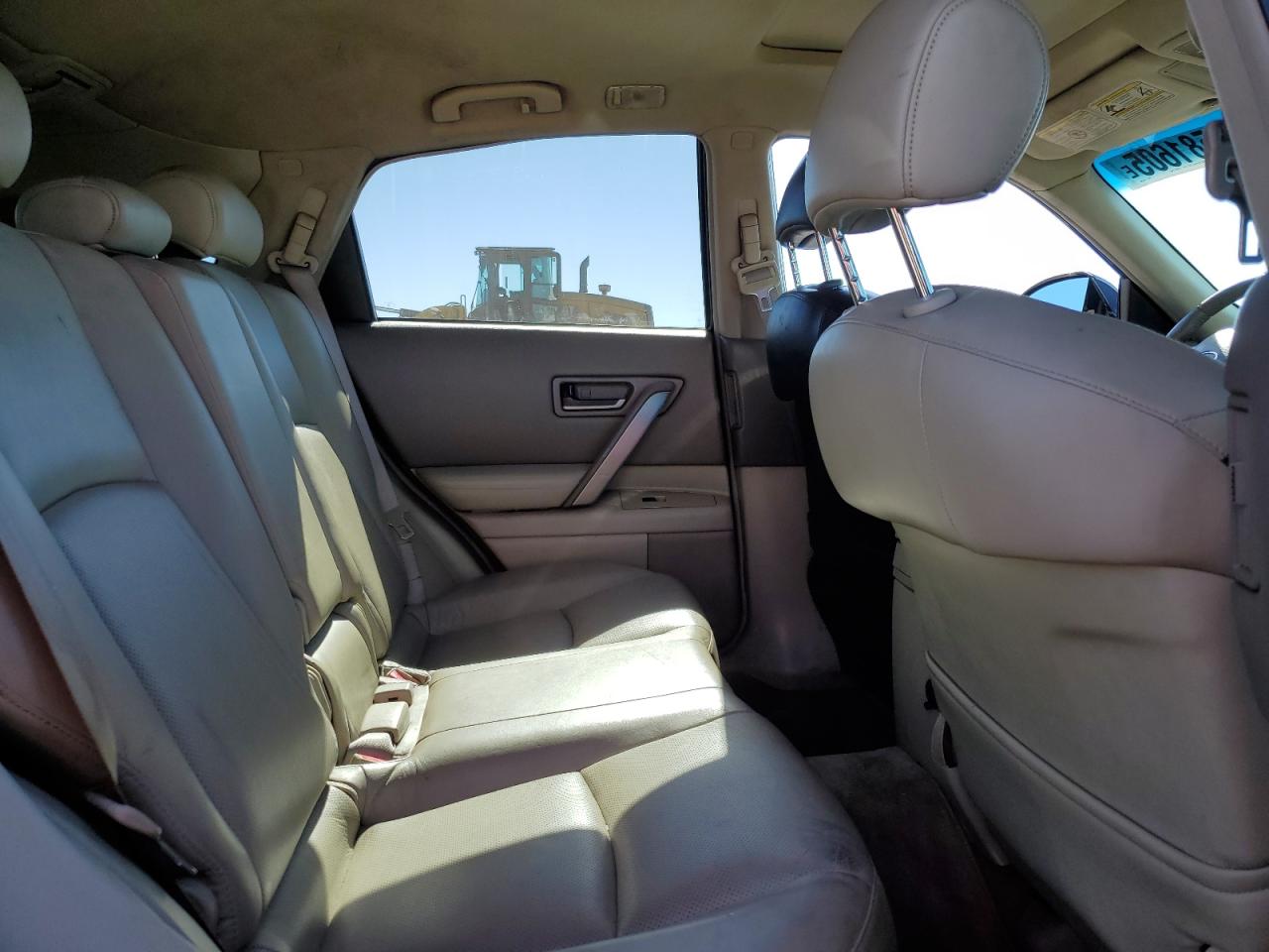 2004 Infiniti FX - Image 11