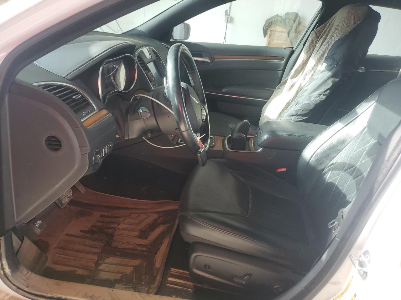 2015 Chrysler 300 - Image 7
