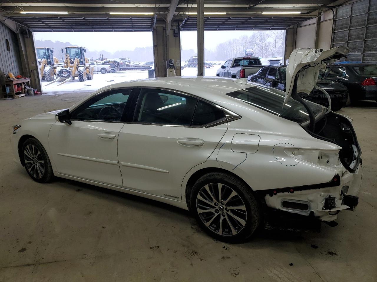 2021 Lexus ES - Image 2