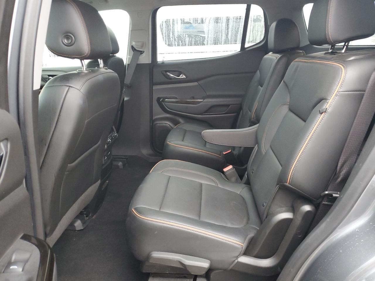 2021 GMC Acadia - Image 11