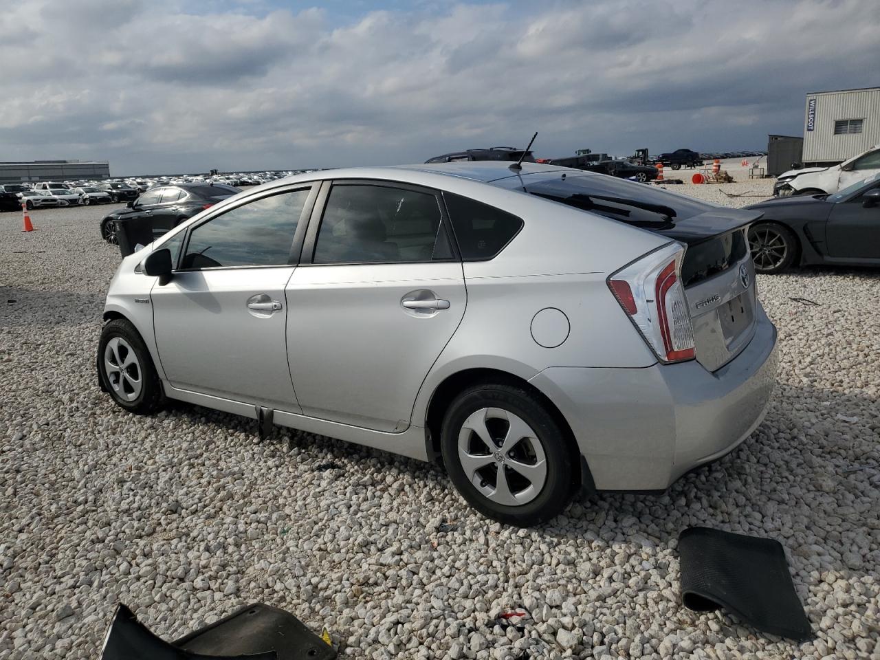 2014 Toyota Prius - Image 2