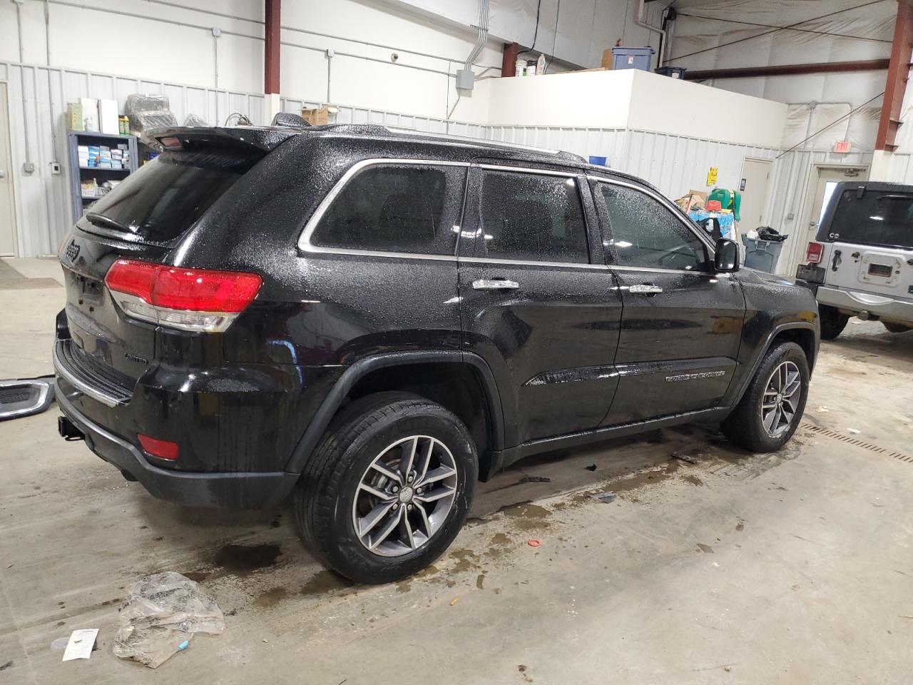2018 Jeep Grand Cherokee - Image 3