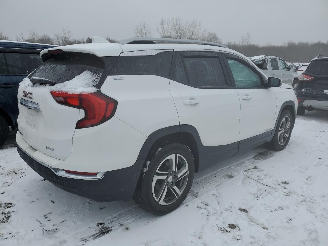 2021 GMC Terrain - Image 3