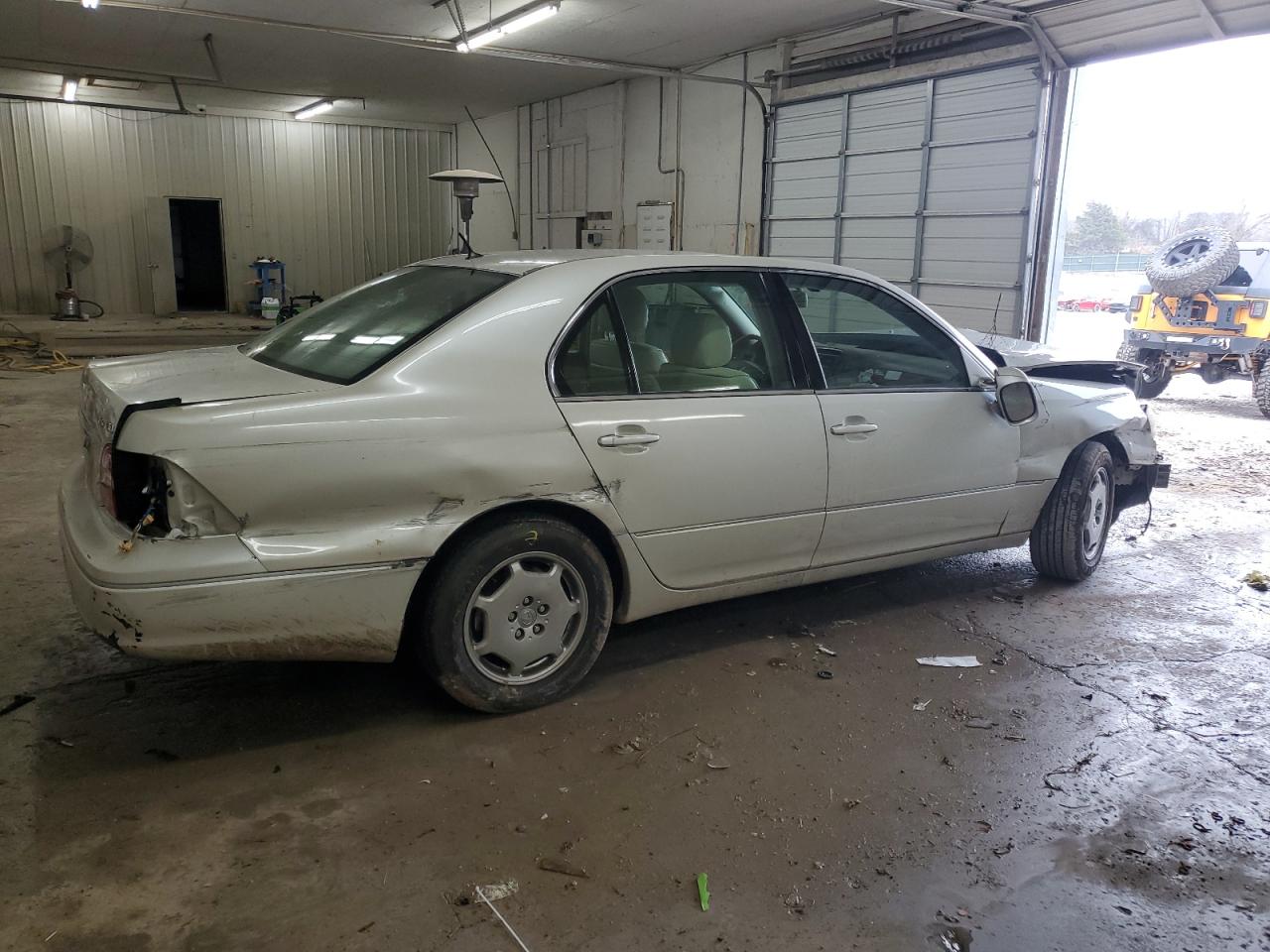 2002 Lexus LS - Image 3