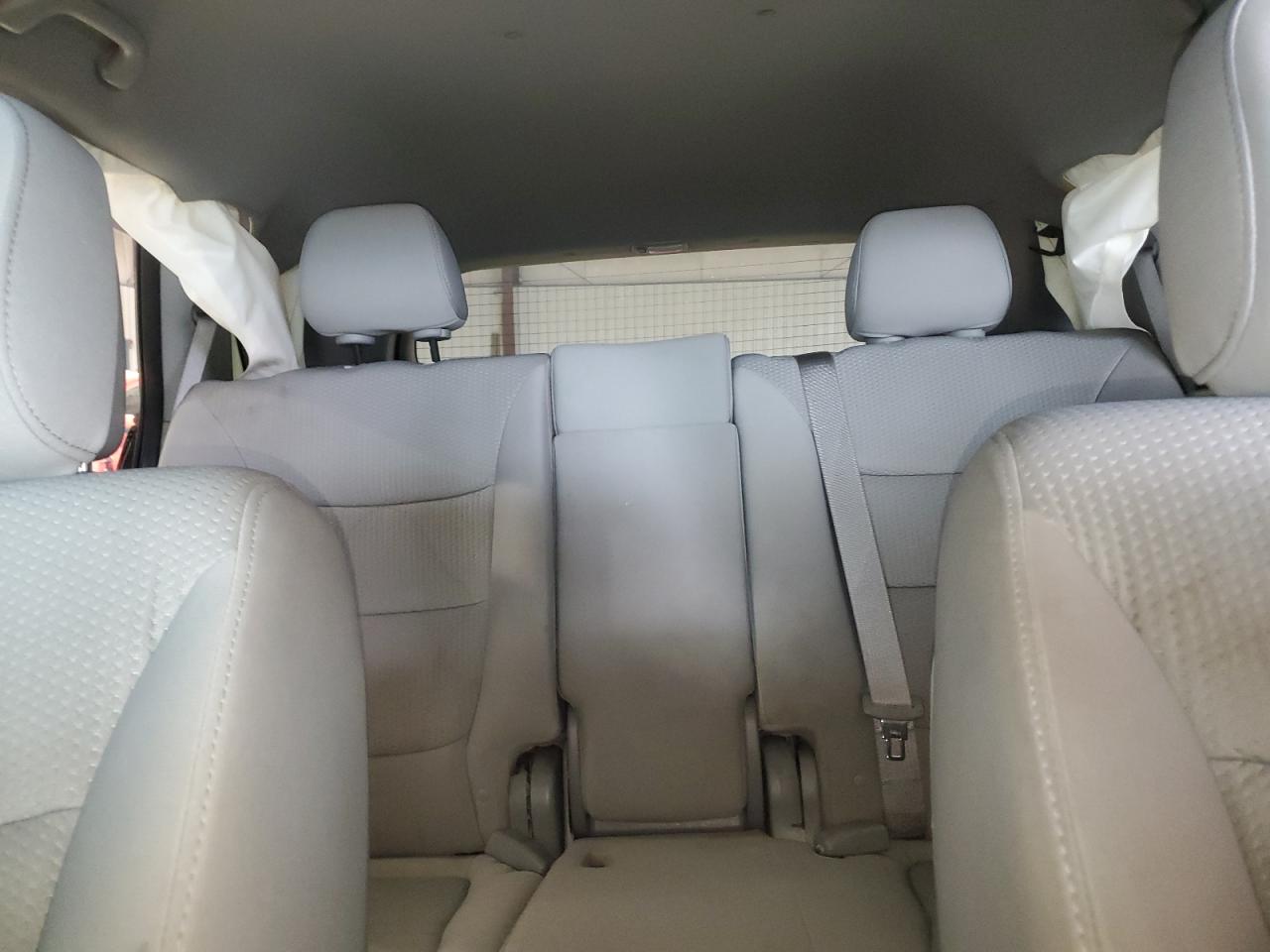 2011 Kia Sorento - Image 10
