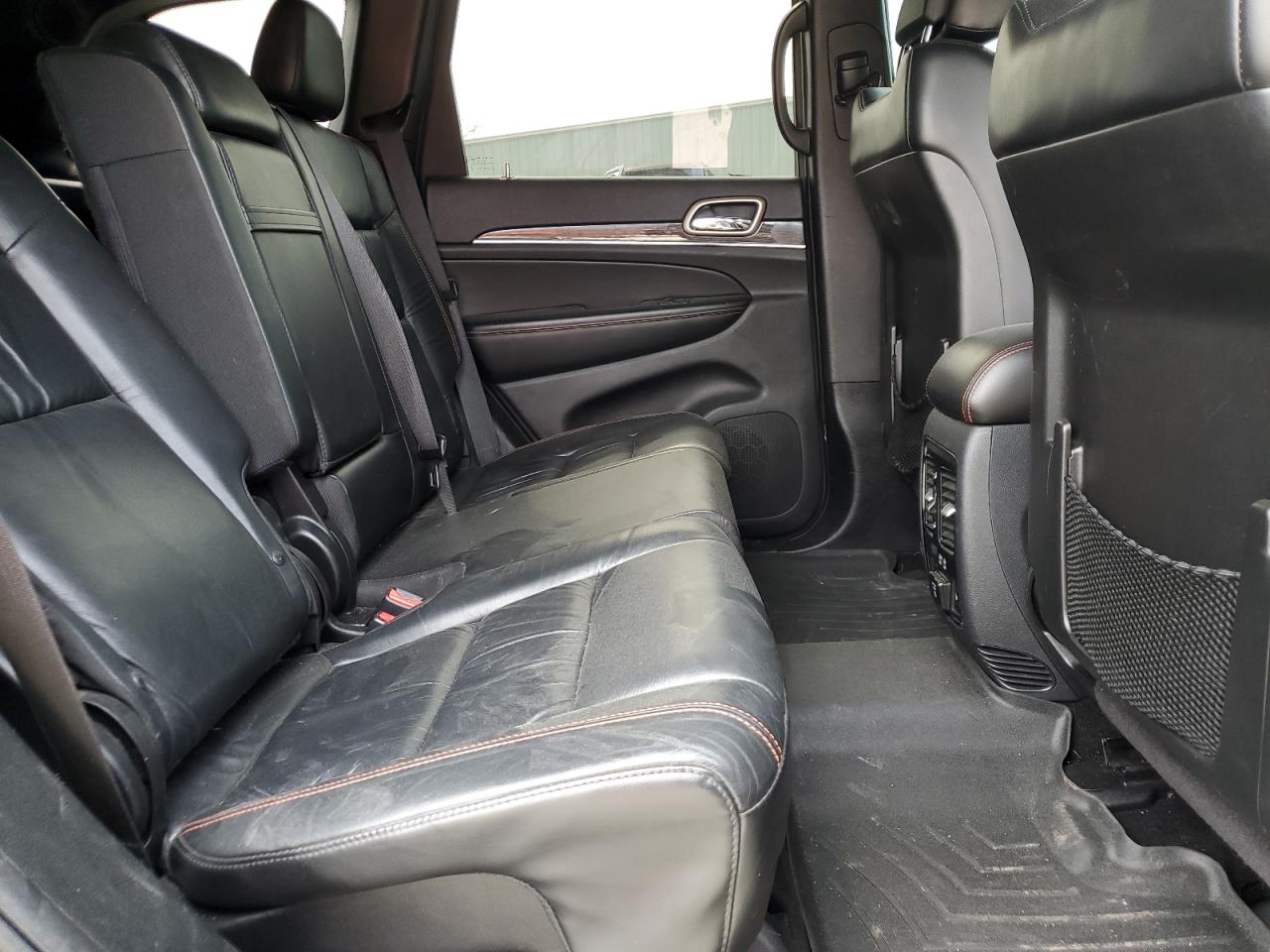 2017 Jeep Grand Cherokee - Image 11