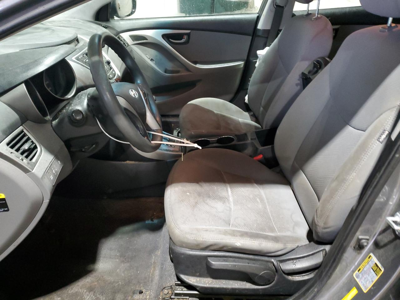 2013 Hyundai Elantra - Image 7