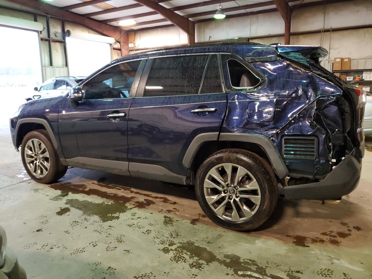 2019 Toyota RAV 4 - Image 2