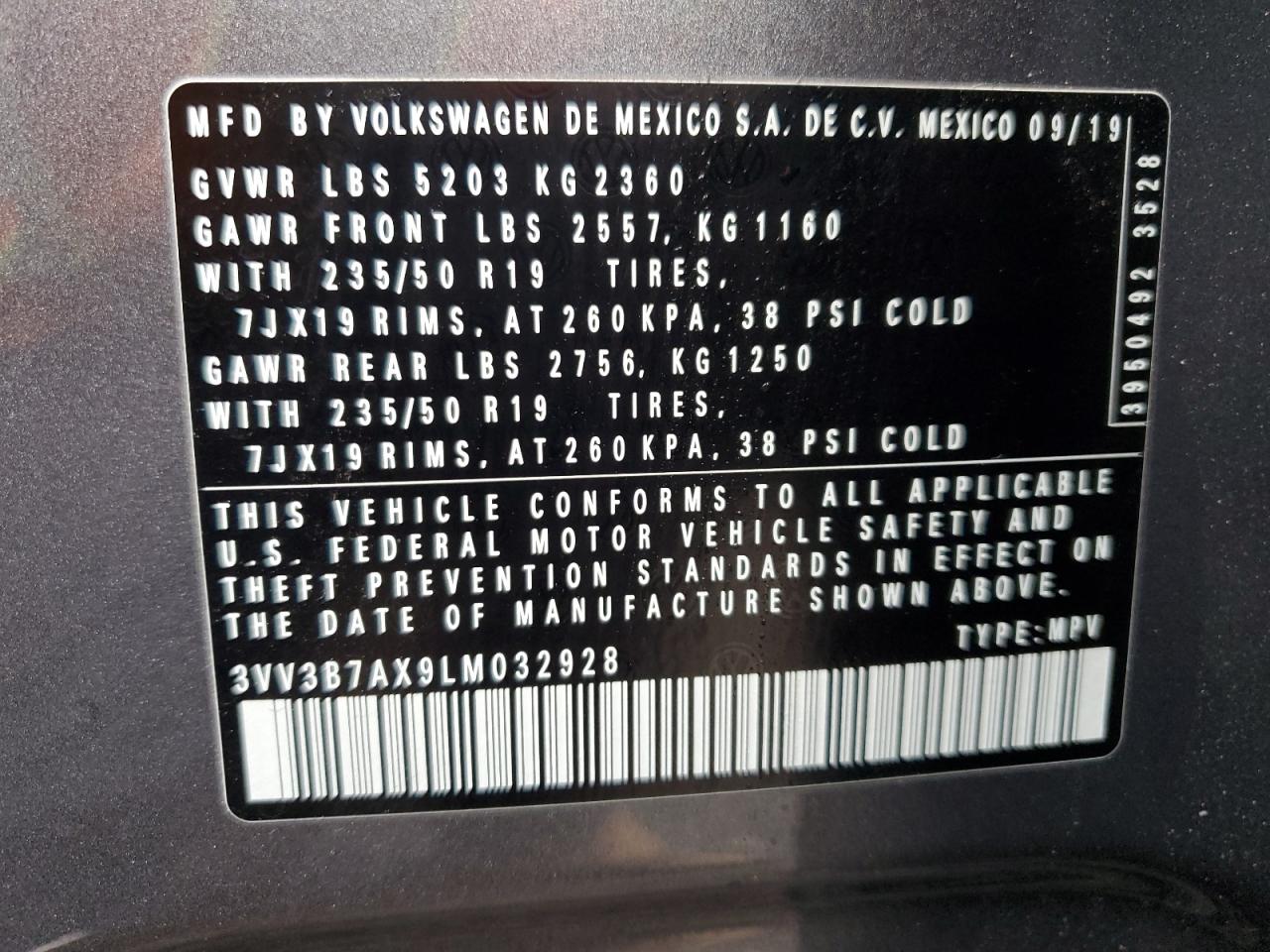2020 Volkswagen Tiguan - Image 14
