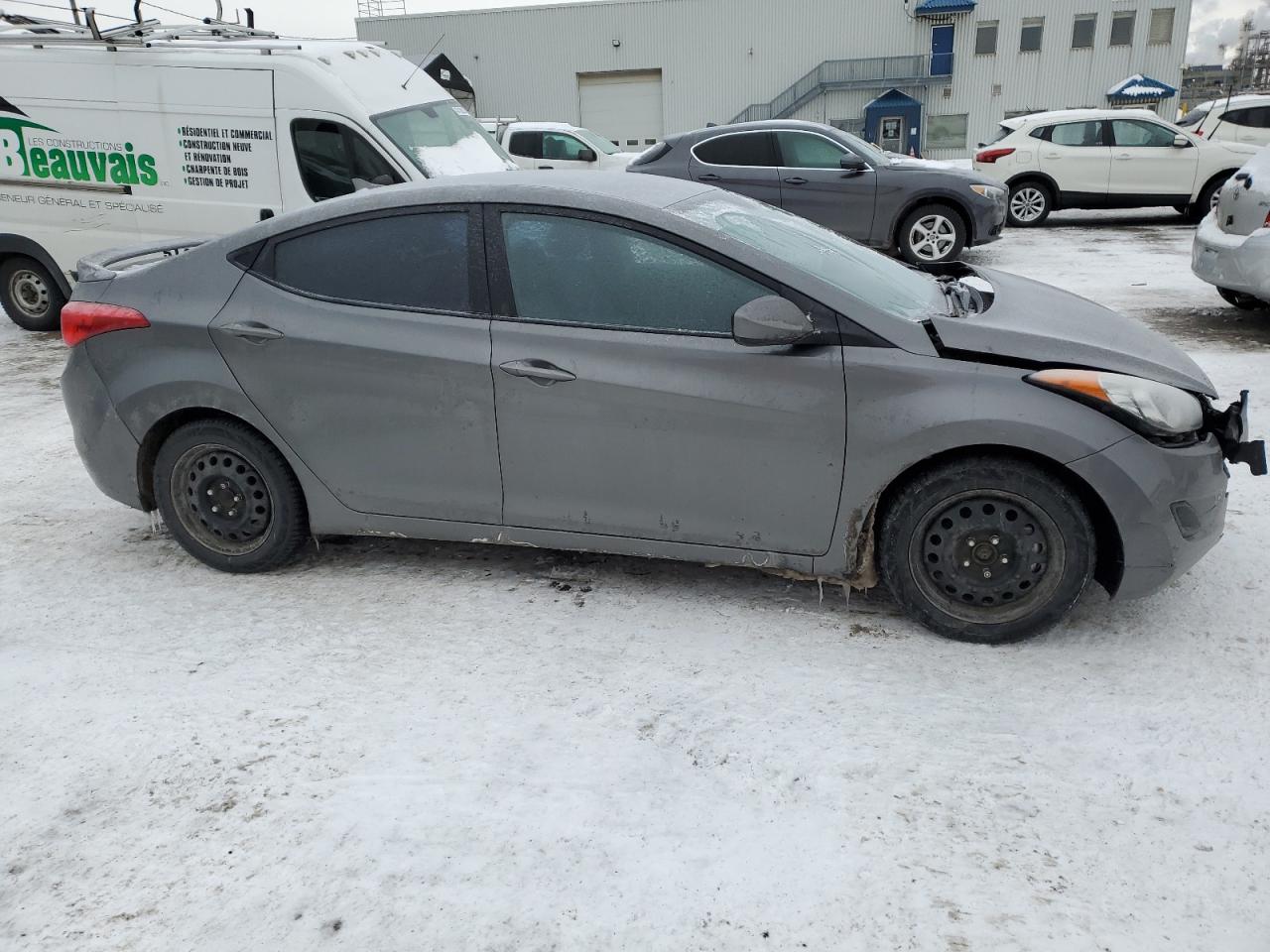 2013 Hyundai Elantra - Image 4