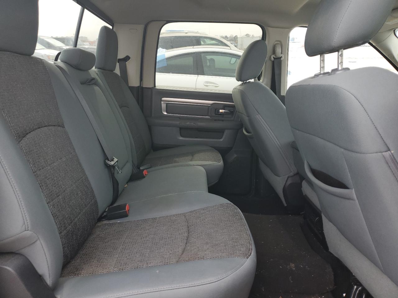2016 RAM 1500 - Image 10