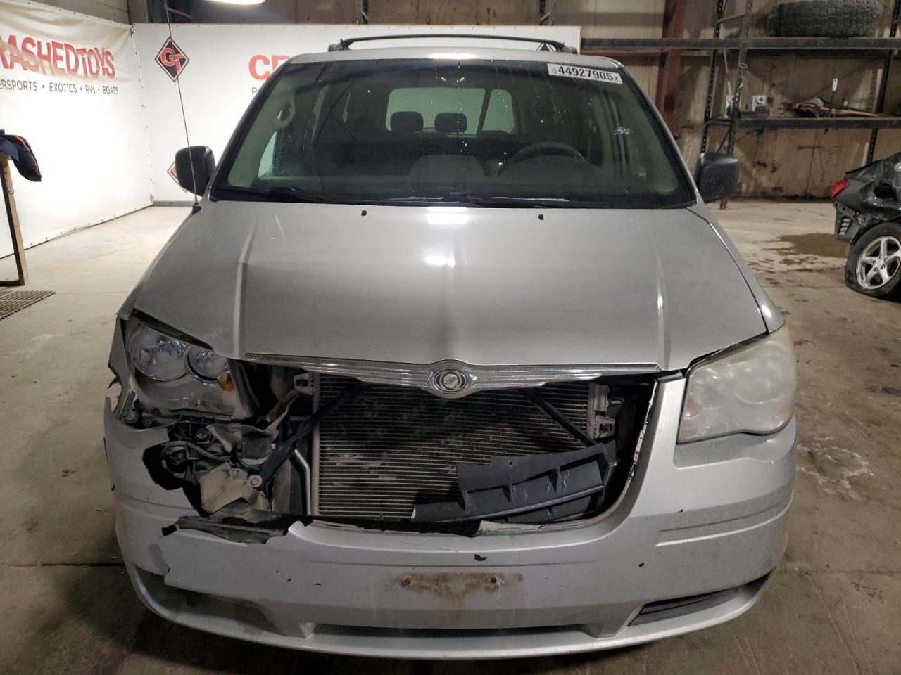 2008 Chrysler Town & Country - Image 5