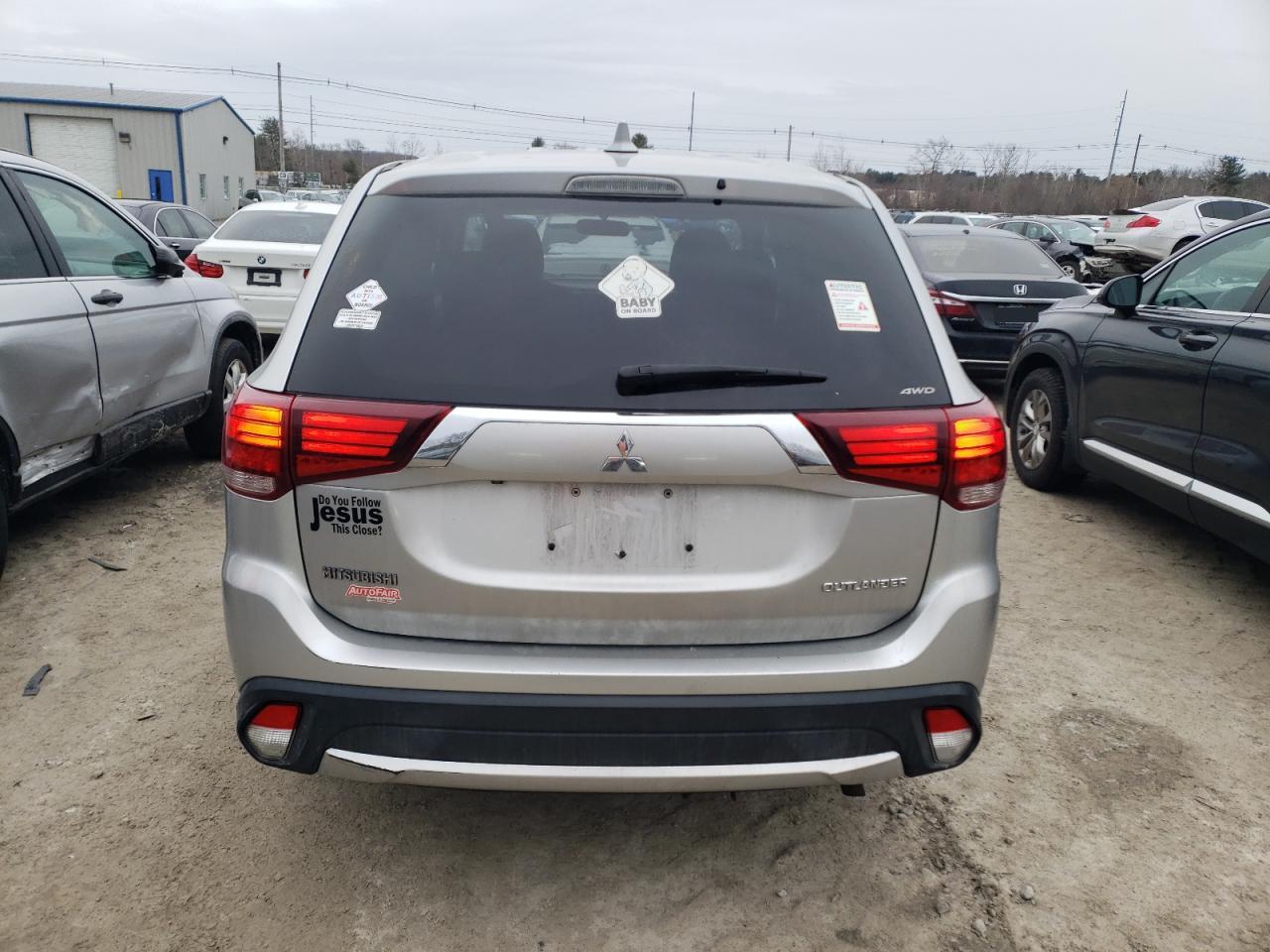 2018 Mitsubishi Outlander - Image 6