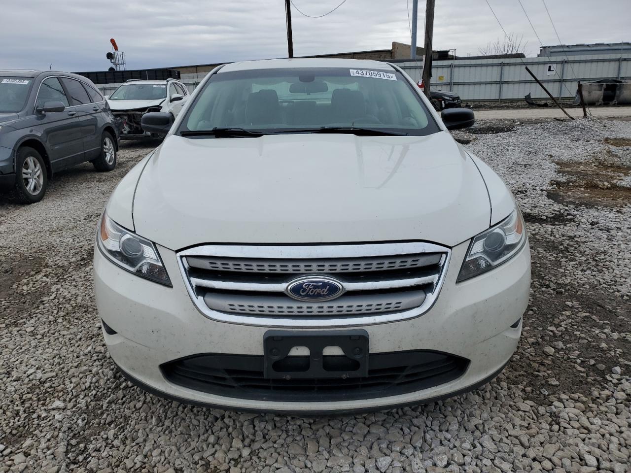 2011 Ford Taurus - Image 5