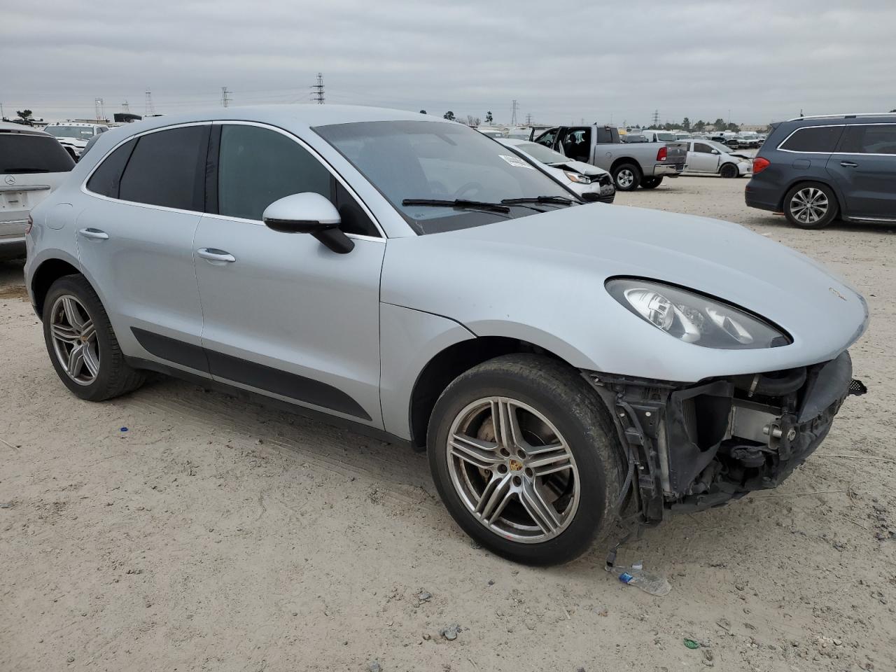 2016 Porsche Macan - Image 4