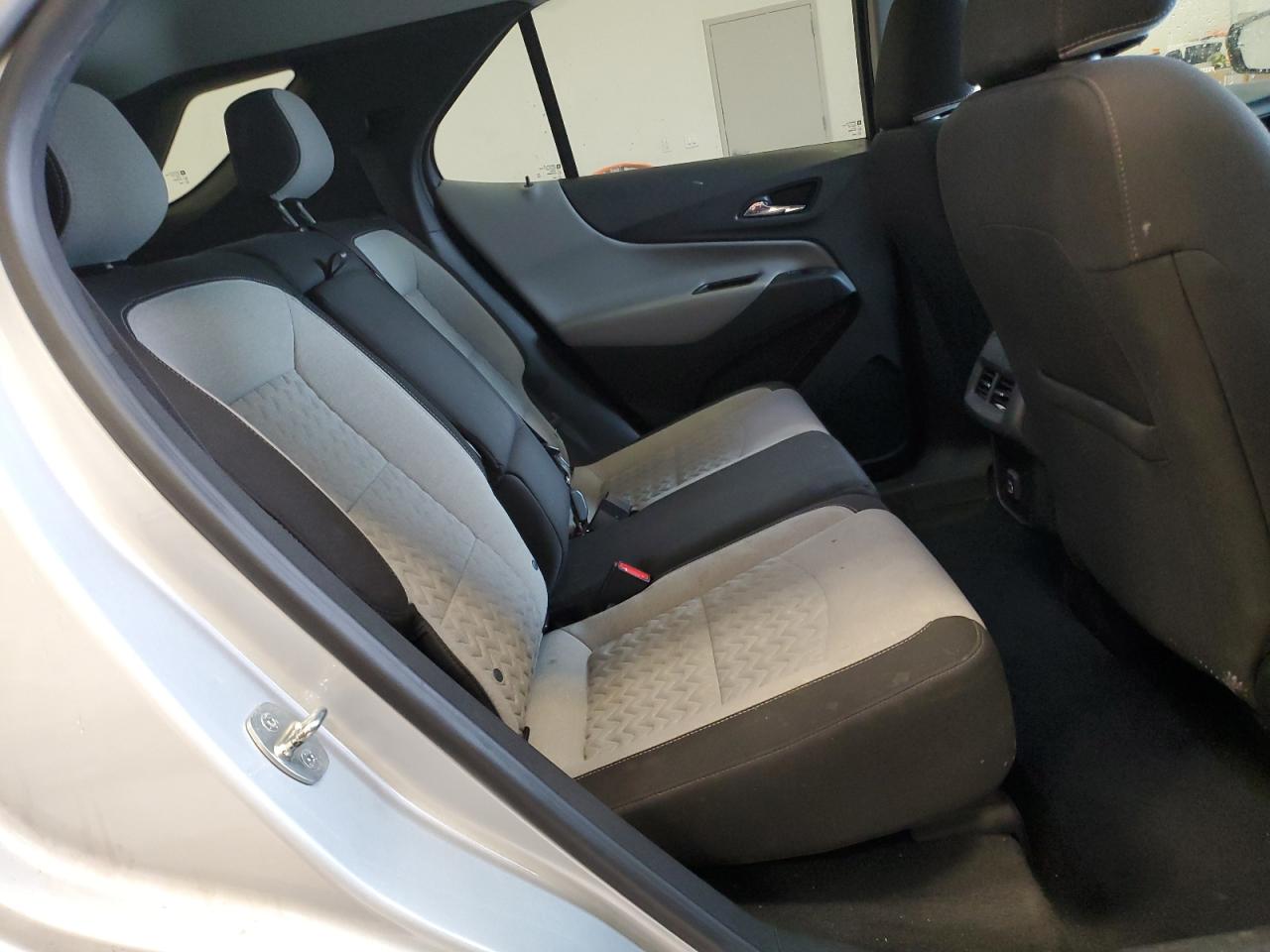 2022 Chevrolet Equinox - Image 11