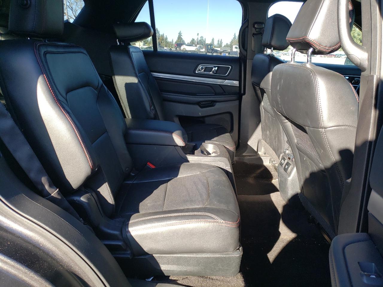 2016 Ford Explorer - Image 11