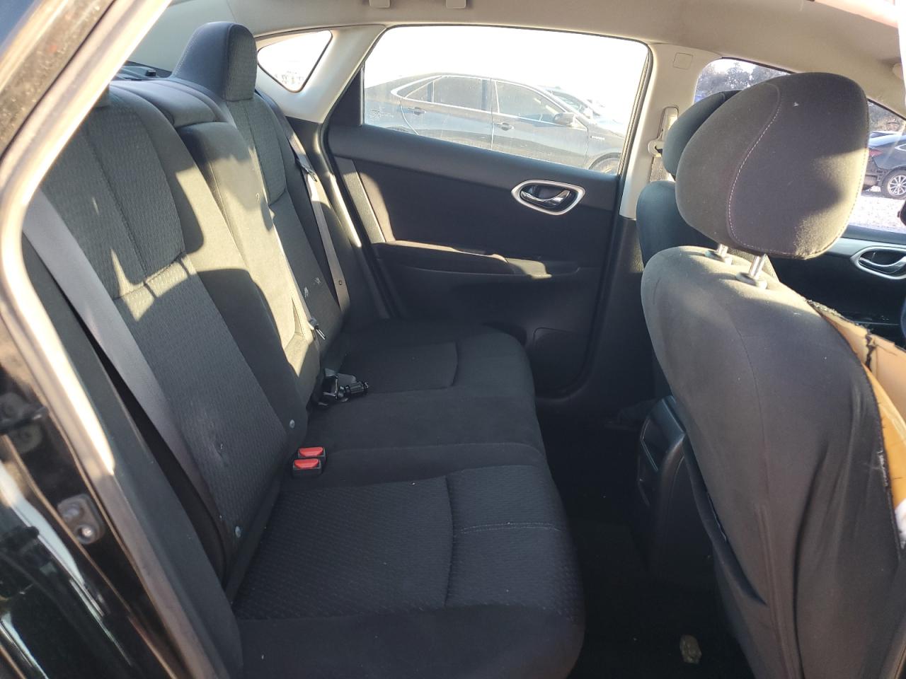 2015 Nissan Sentra - Image 10