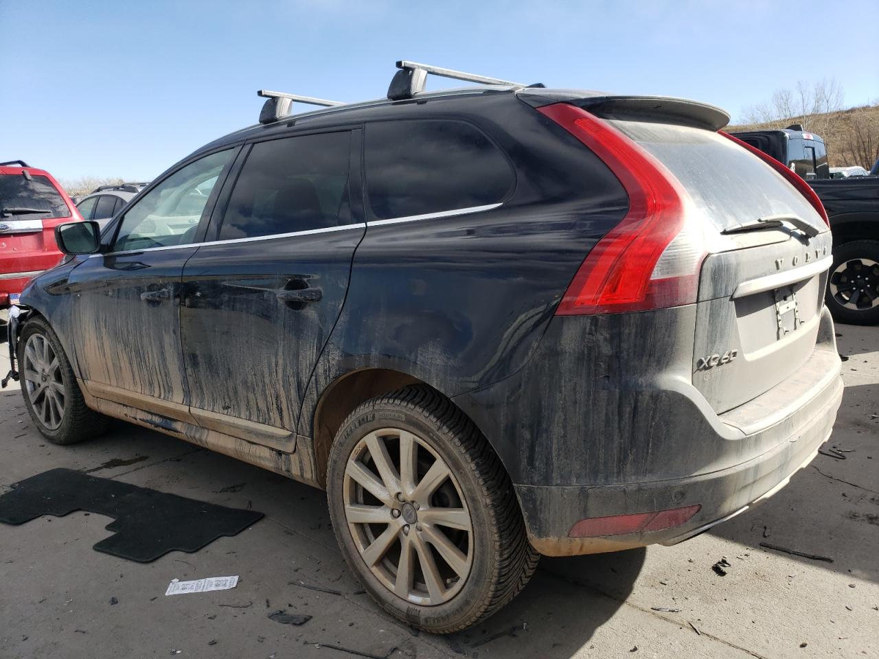 2017 Volvo XC60 - Image 2