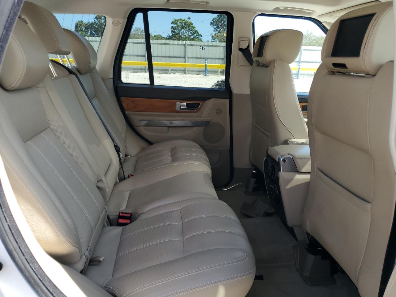2013 Land Rover Range Rover - Image 11